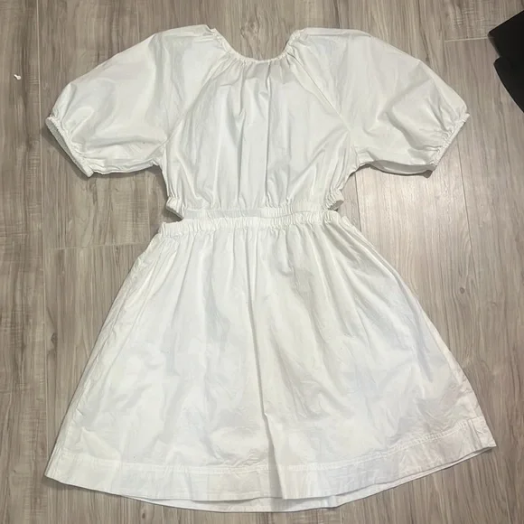 White old navy dress. Open pieces in each side showing midriff. Size medium. - Picture 5 of 5